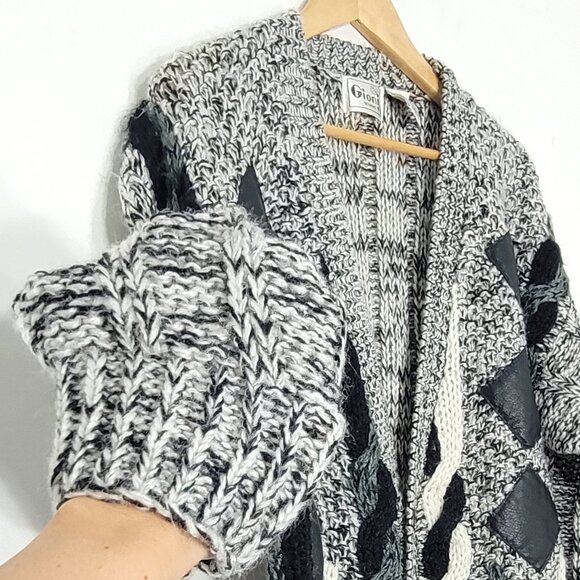 Gioni Designs Vintage Black White V-Neck Cable Knit Cardigan Grandpa Grandma 80s - Picture 4 of 12